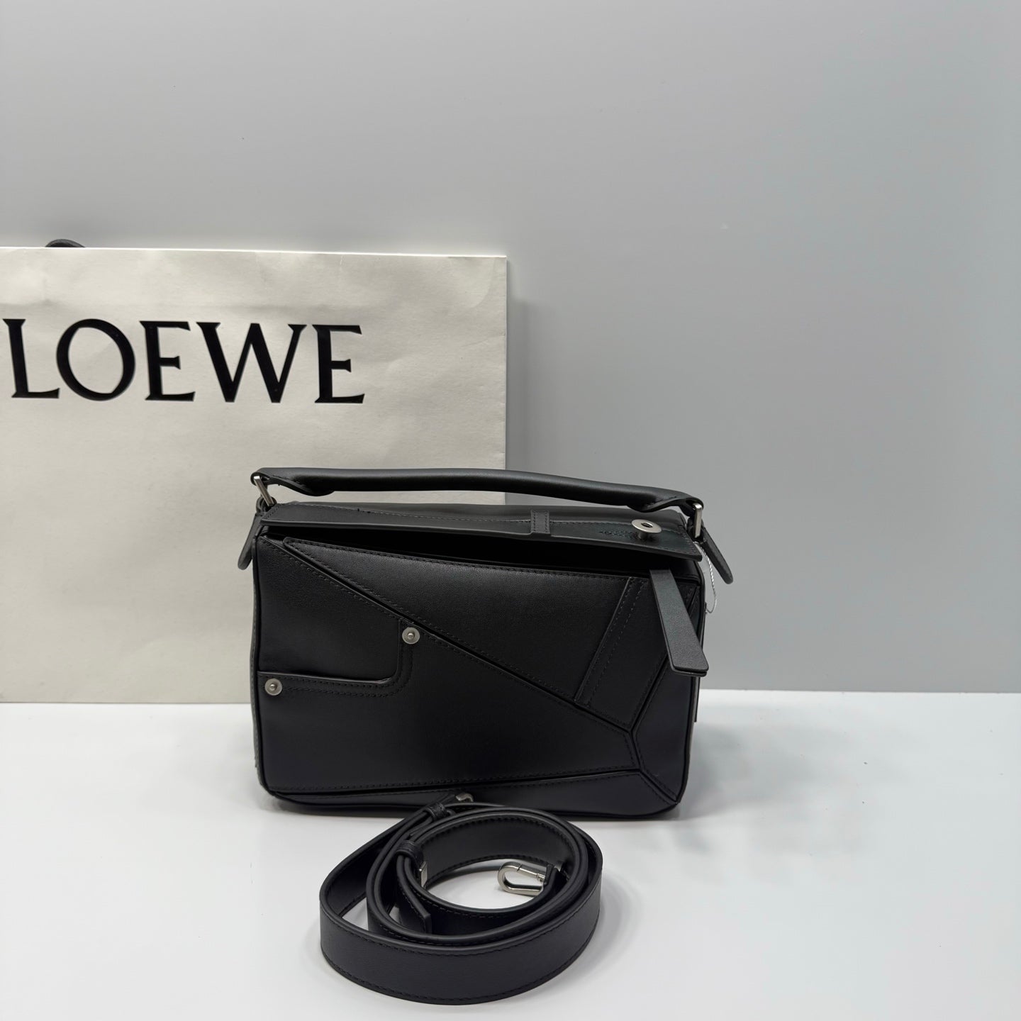 B1R46A11 Popular leather bag