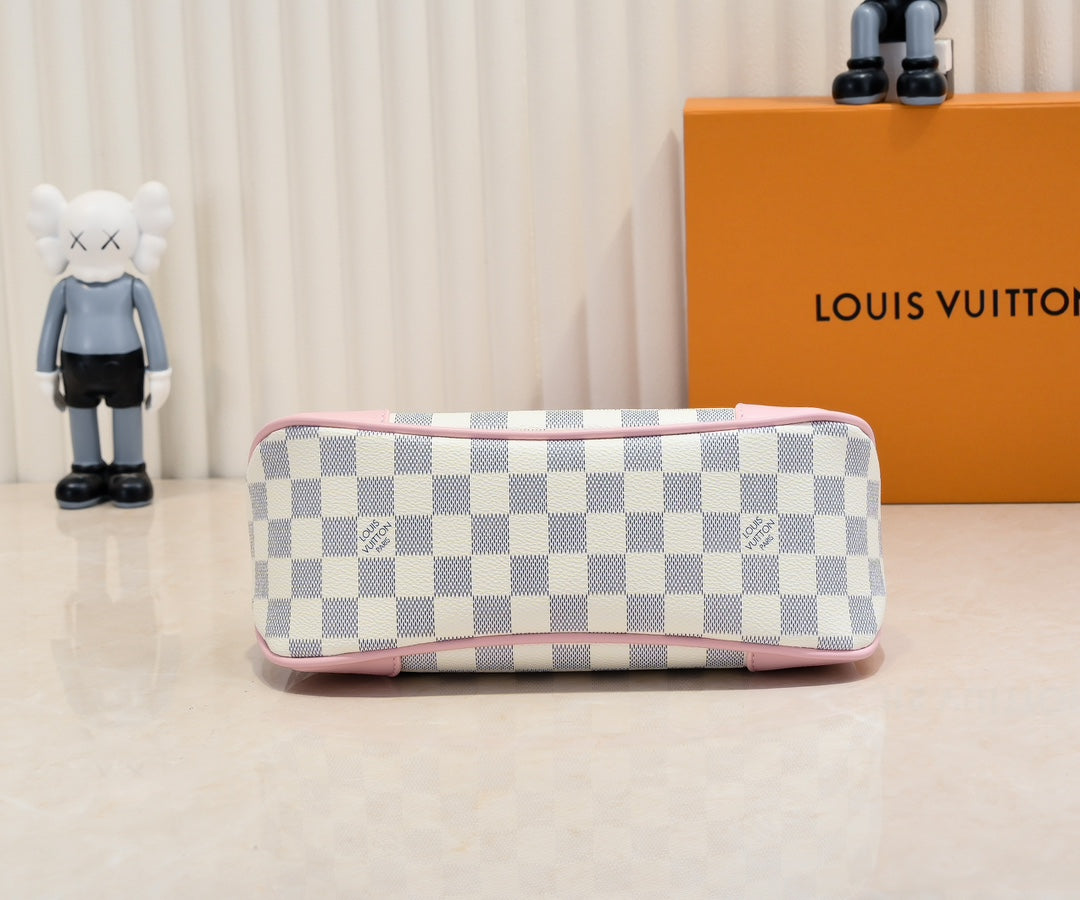 B1W15E35 Popular  leather bag