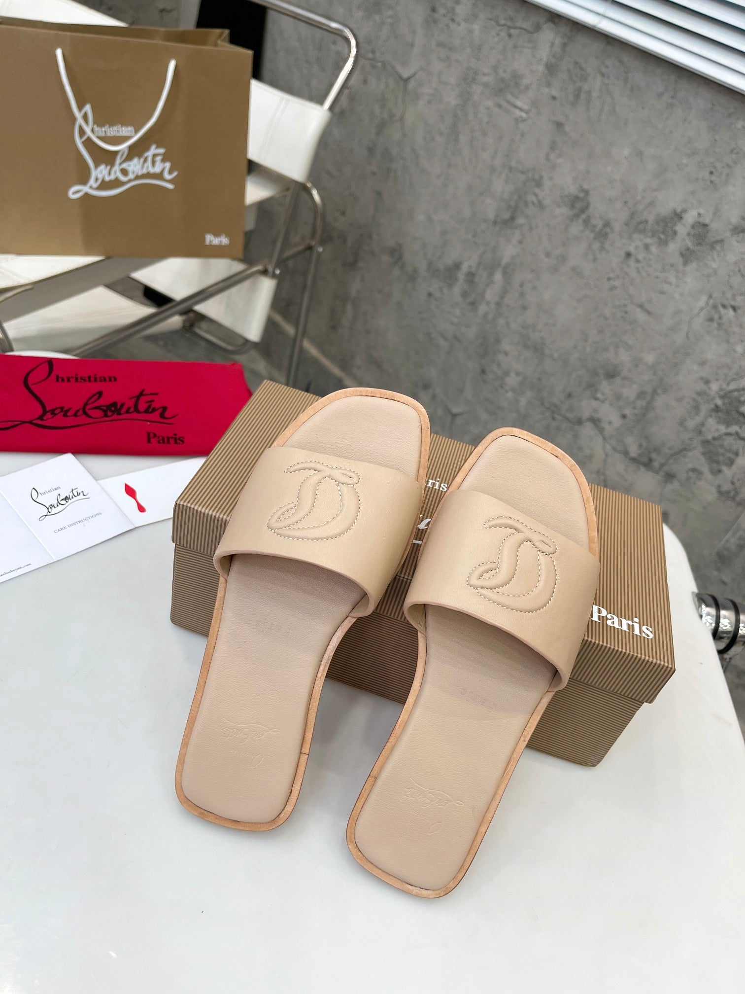Z2XA32 Popular leather Slippers