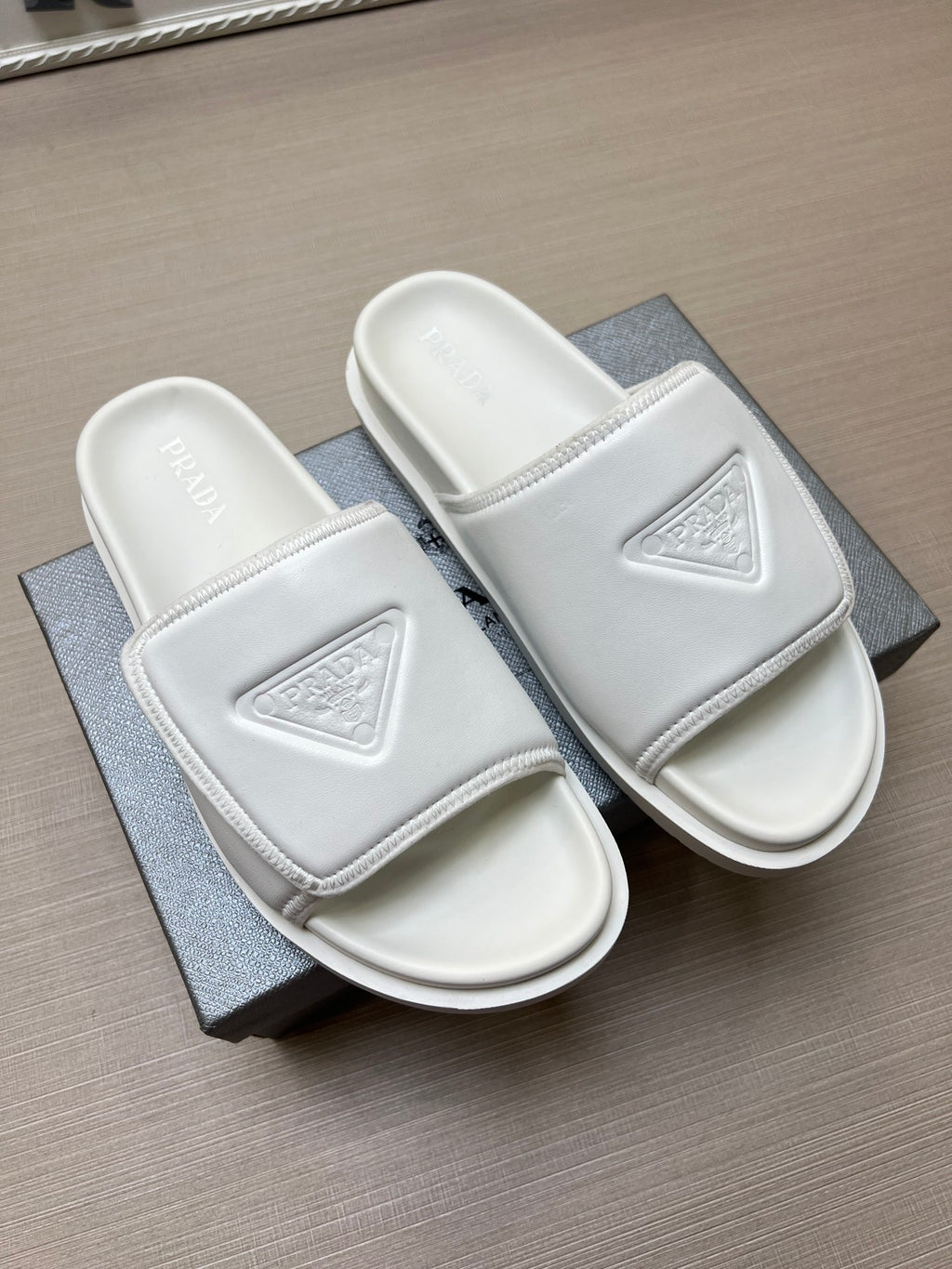 Z5ZPD6 Popular slippers