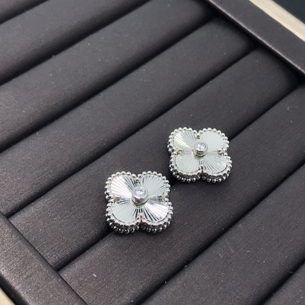 X5X63VA196E Popular  Earrings