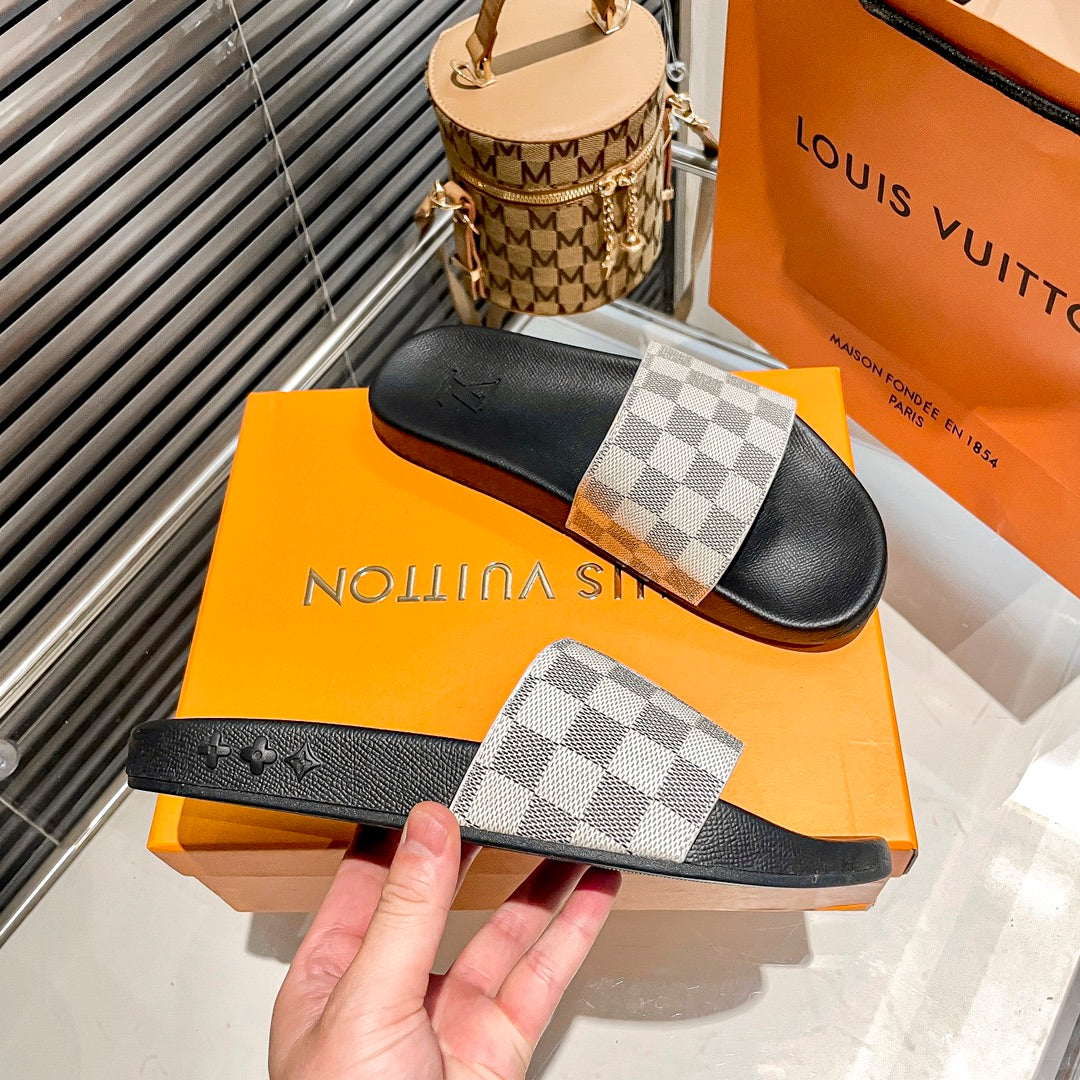 Z1Z54E195 Popular Slippers