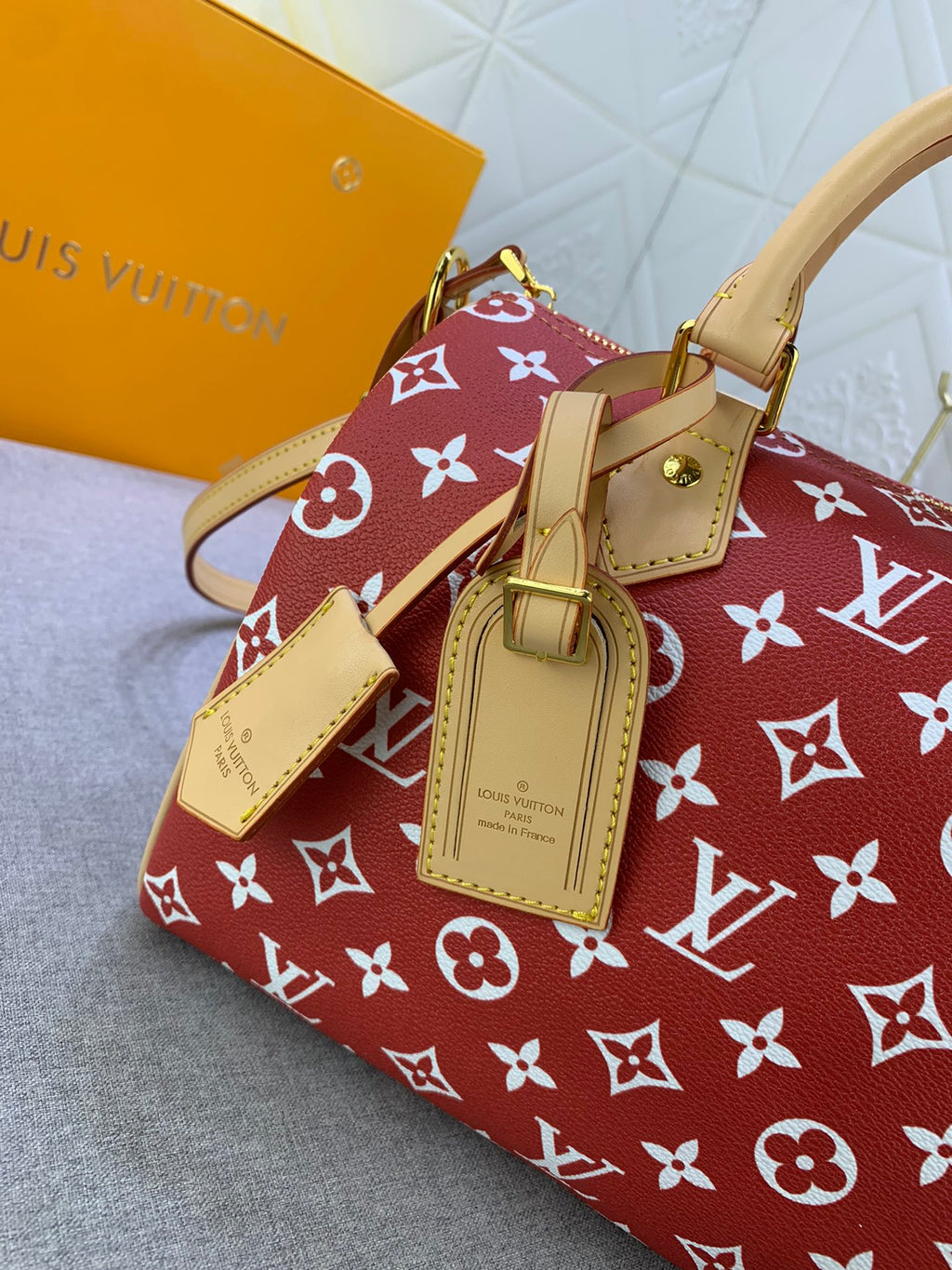 B12X44E268 Popular  leather bag 