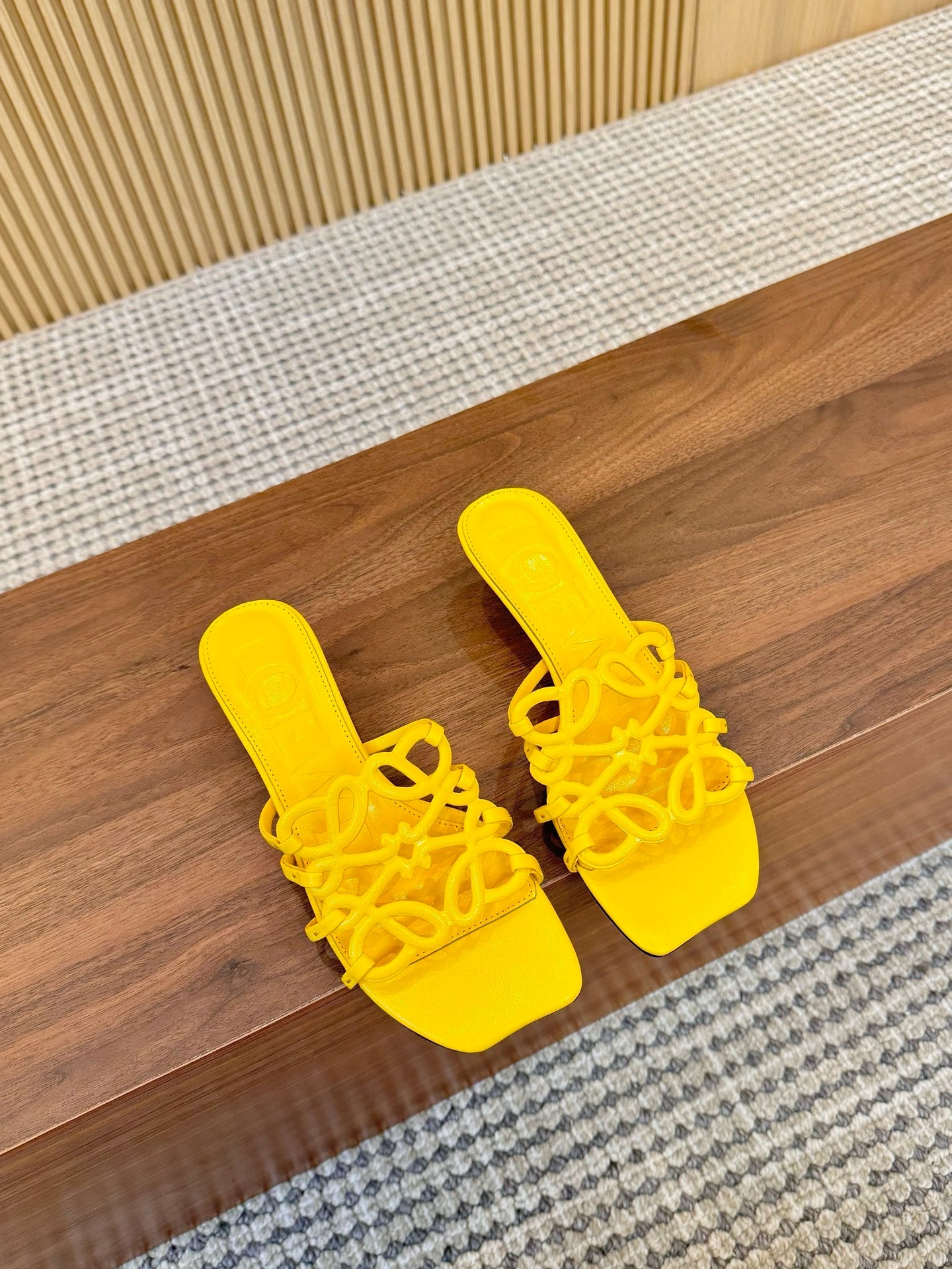 Z2X66A20 Popular high-quality leather Shoes