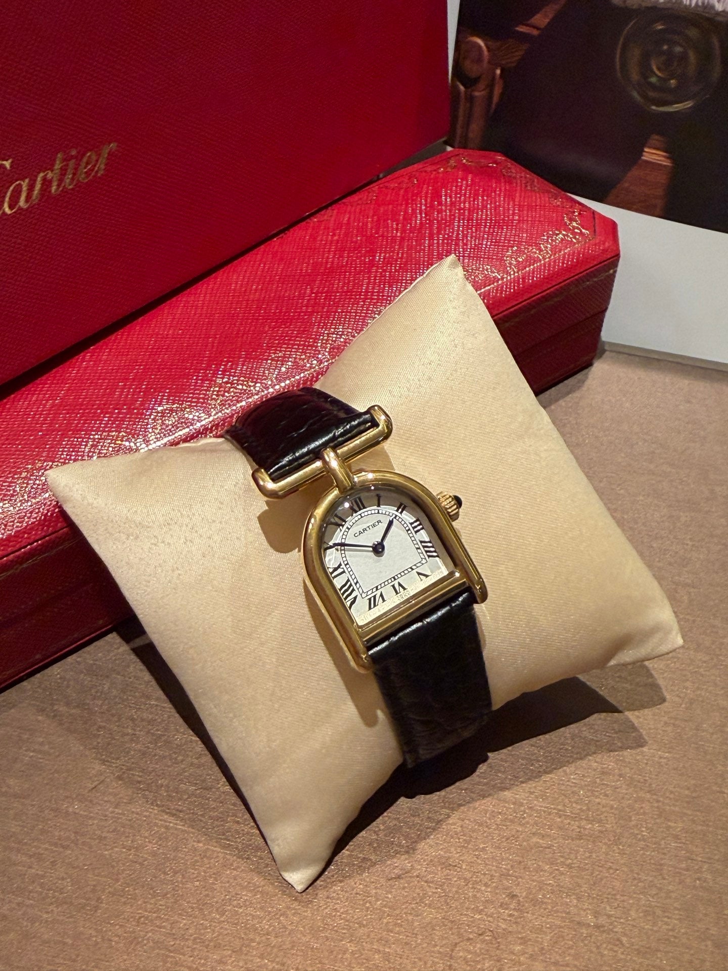 L1R36K104 Popular Watches (The total length of the watch is 23.5cm)