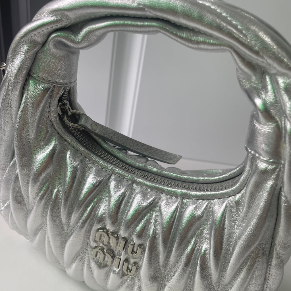 B1P46A116 Popular leather bag