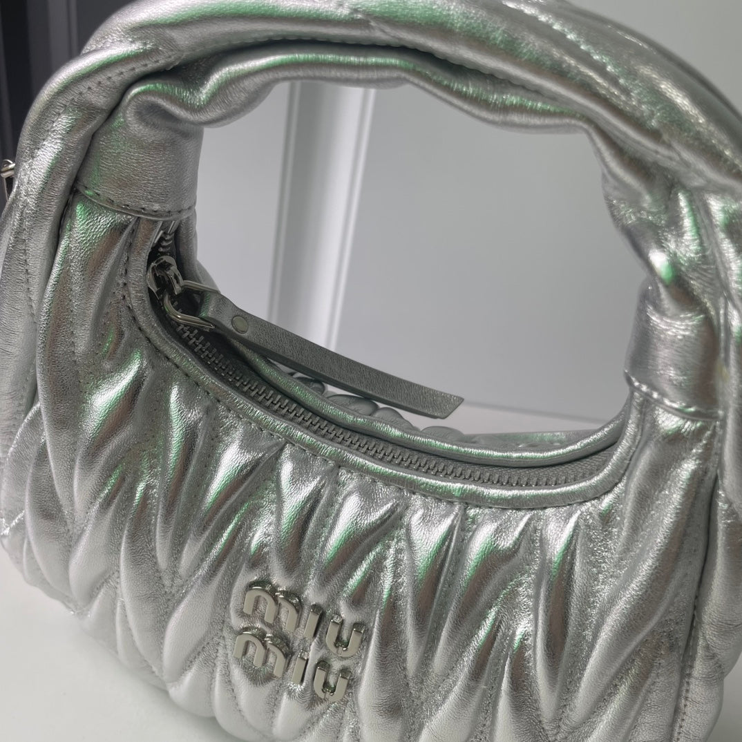 B1P46A116 Popular leather bag