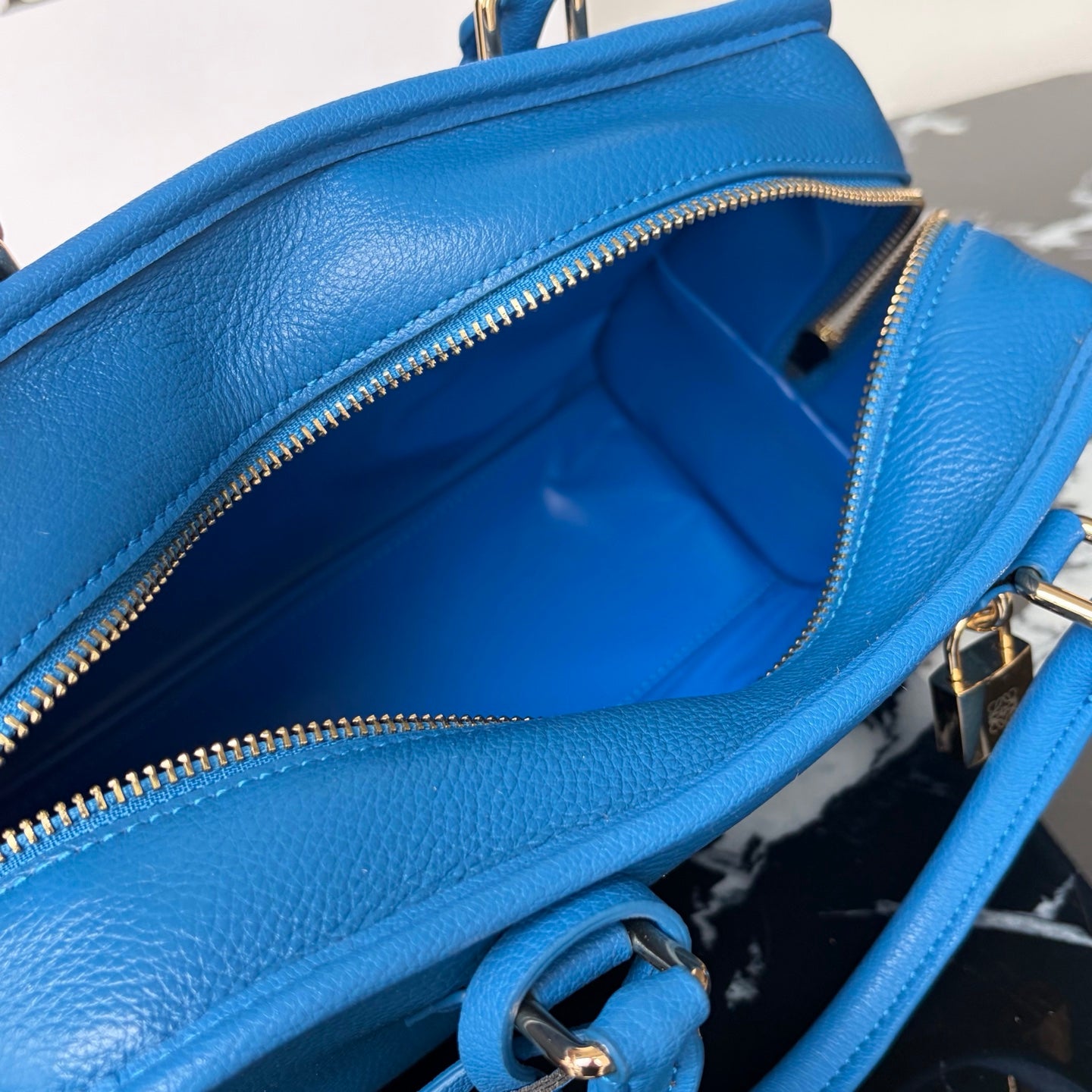 B1R66A12 Popular leather bag