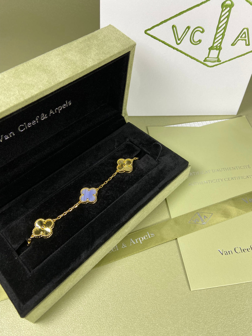 X5X94VA181K  Popular bracelets  5 flowers normal size1.5cm flower