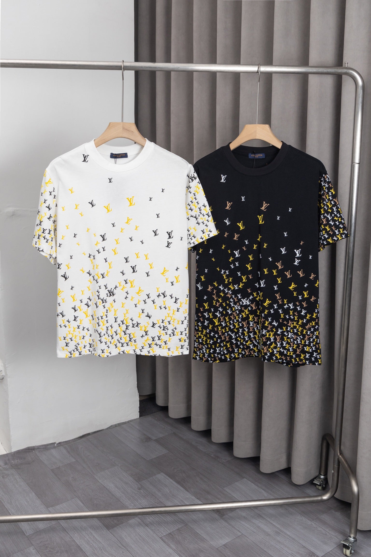 U1W25E1  Popular T-shirts
