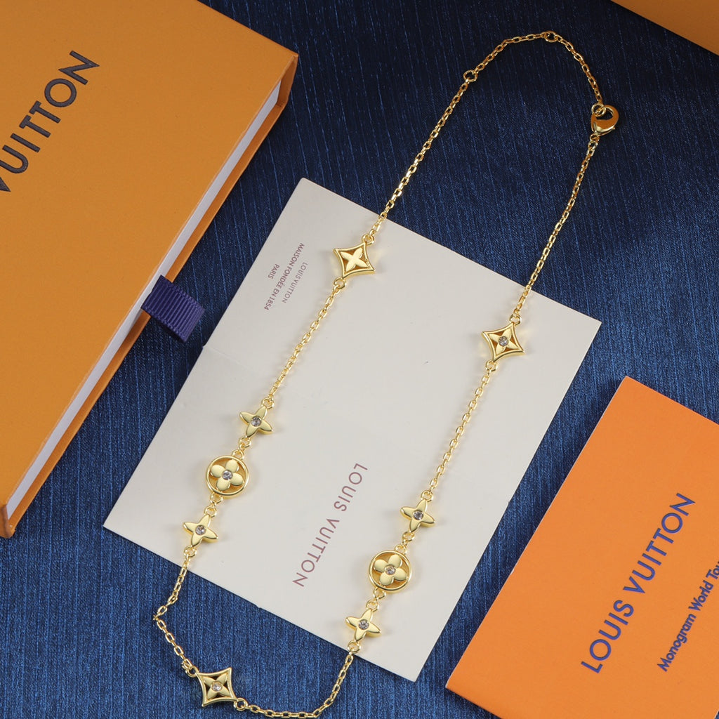 X1R75E31X Popular    Necklaces .