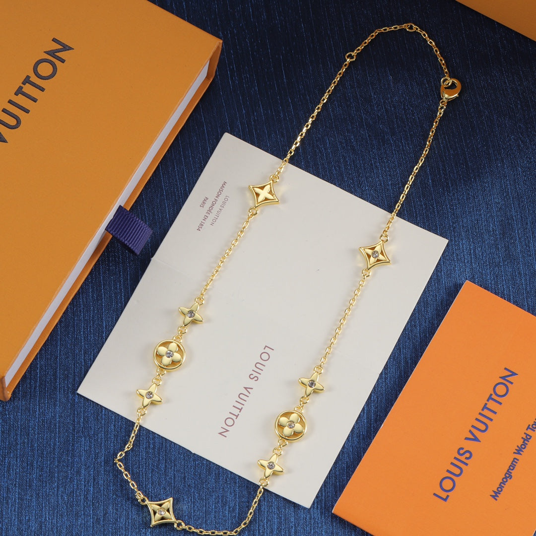 X1R75E31X Popular    Necklaces .