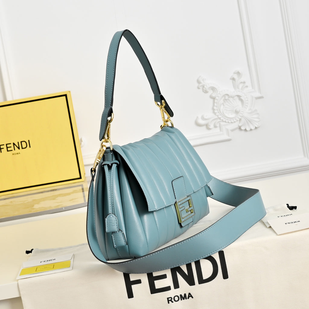 B1P36F106 Popular leather bag