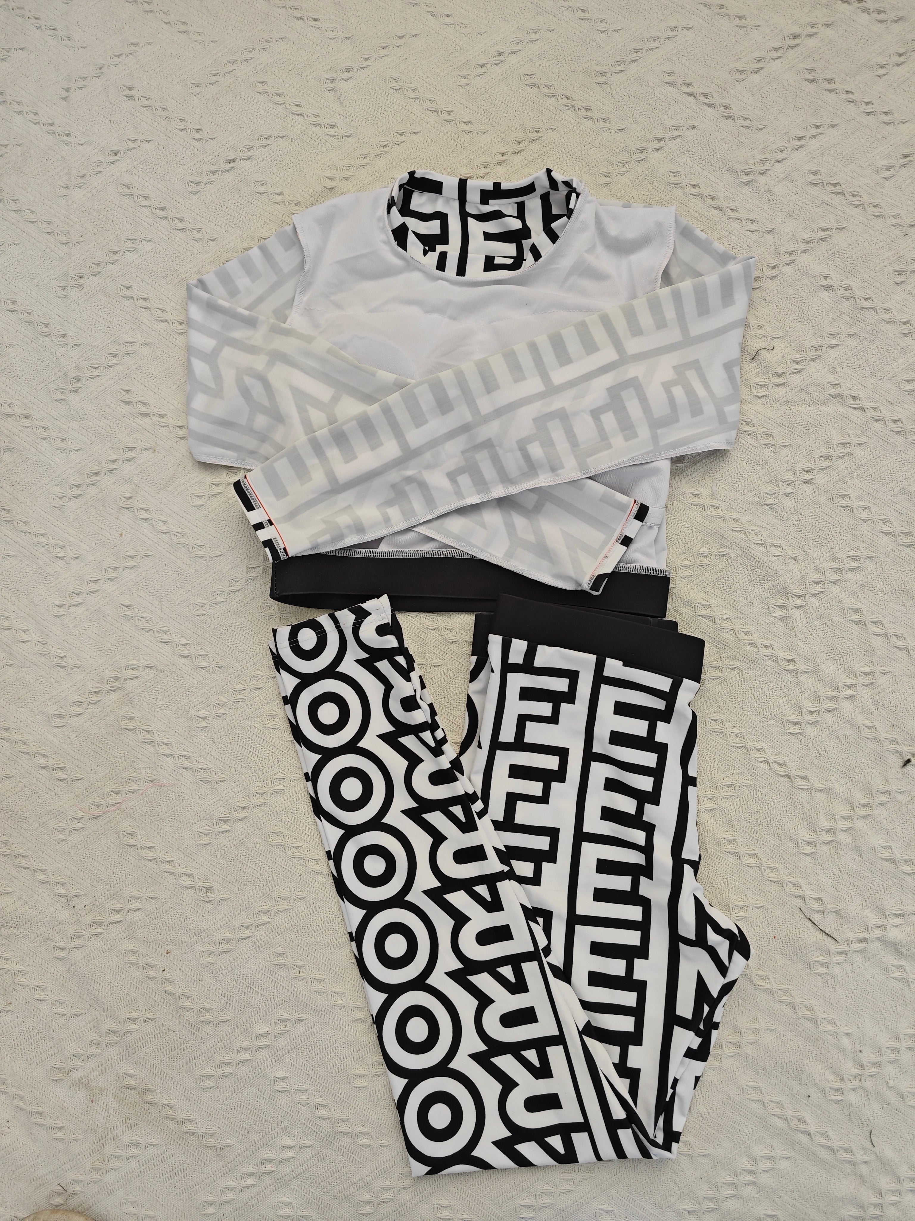 Y1R46A145 Popular Long sleeve swimsuit