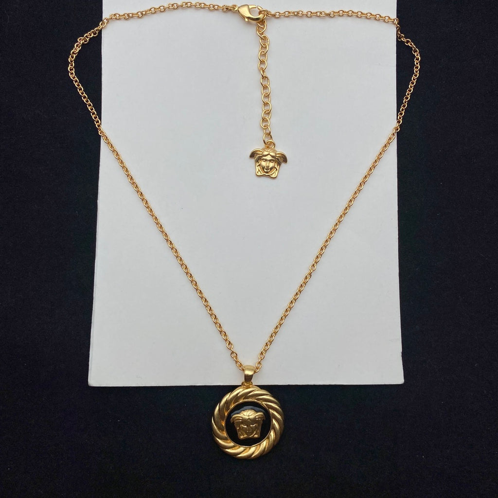 X1Q85V381X  Popular Necklaces