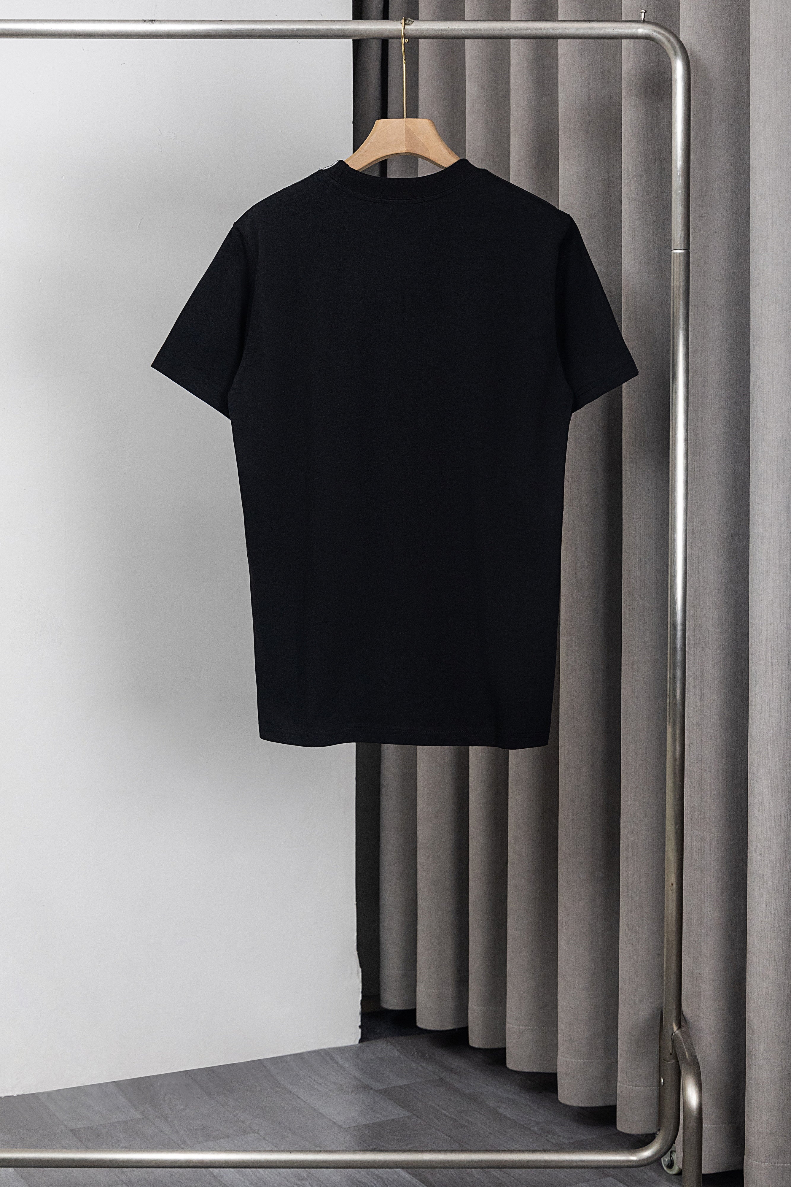 U1P36B130 Popular T-shirts