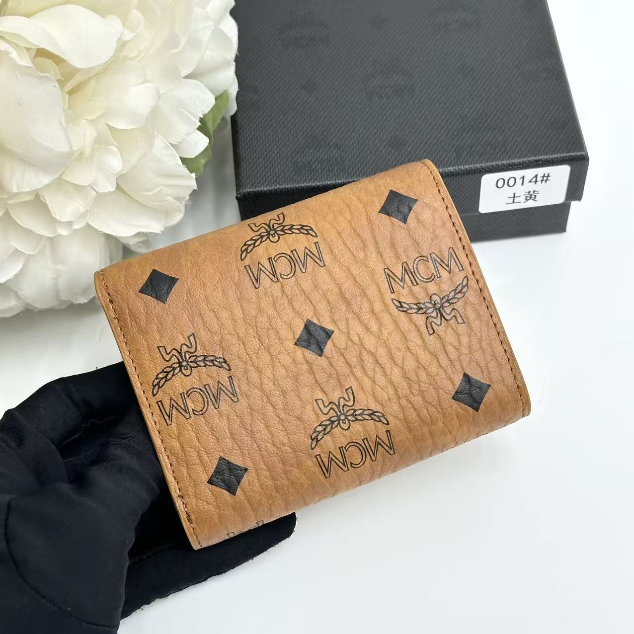 B1N36M13 Popular leather  Wallets