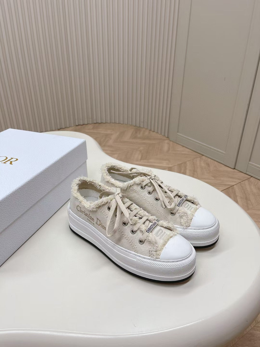 Z2Q105D428 Popular high-quality Shoes