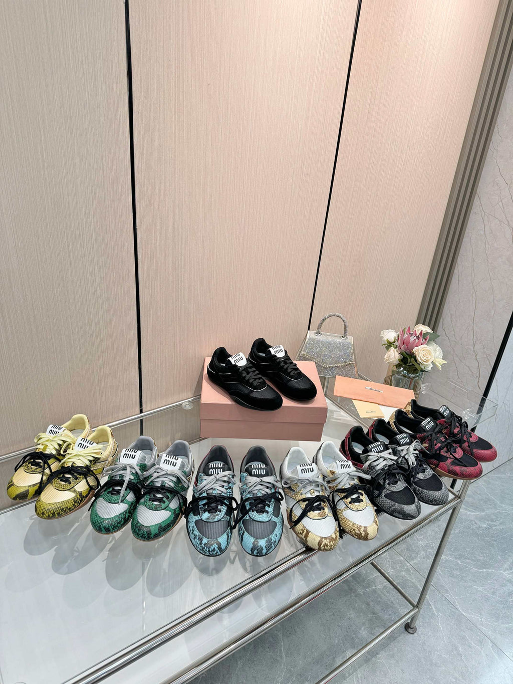 Z2Q105A246 Popular high-quality Shoes