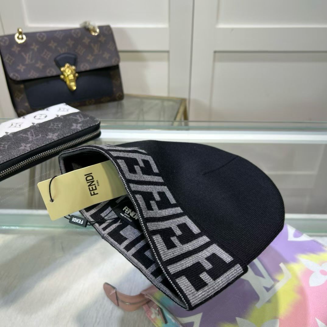 M1R86F32 Popular hats