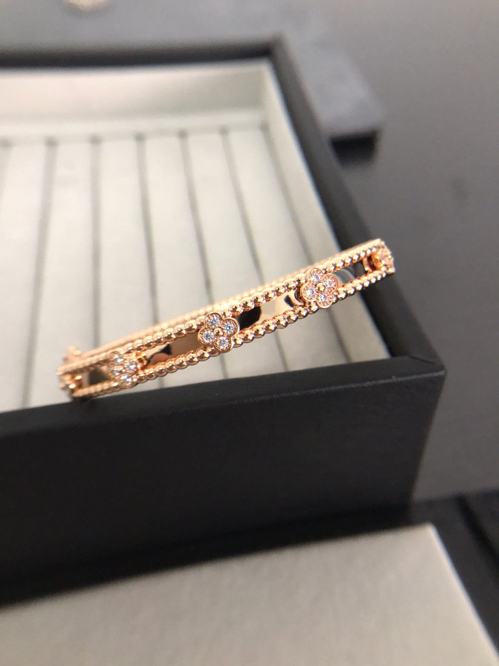 X5Q85VC81K  Popular Bracelets