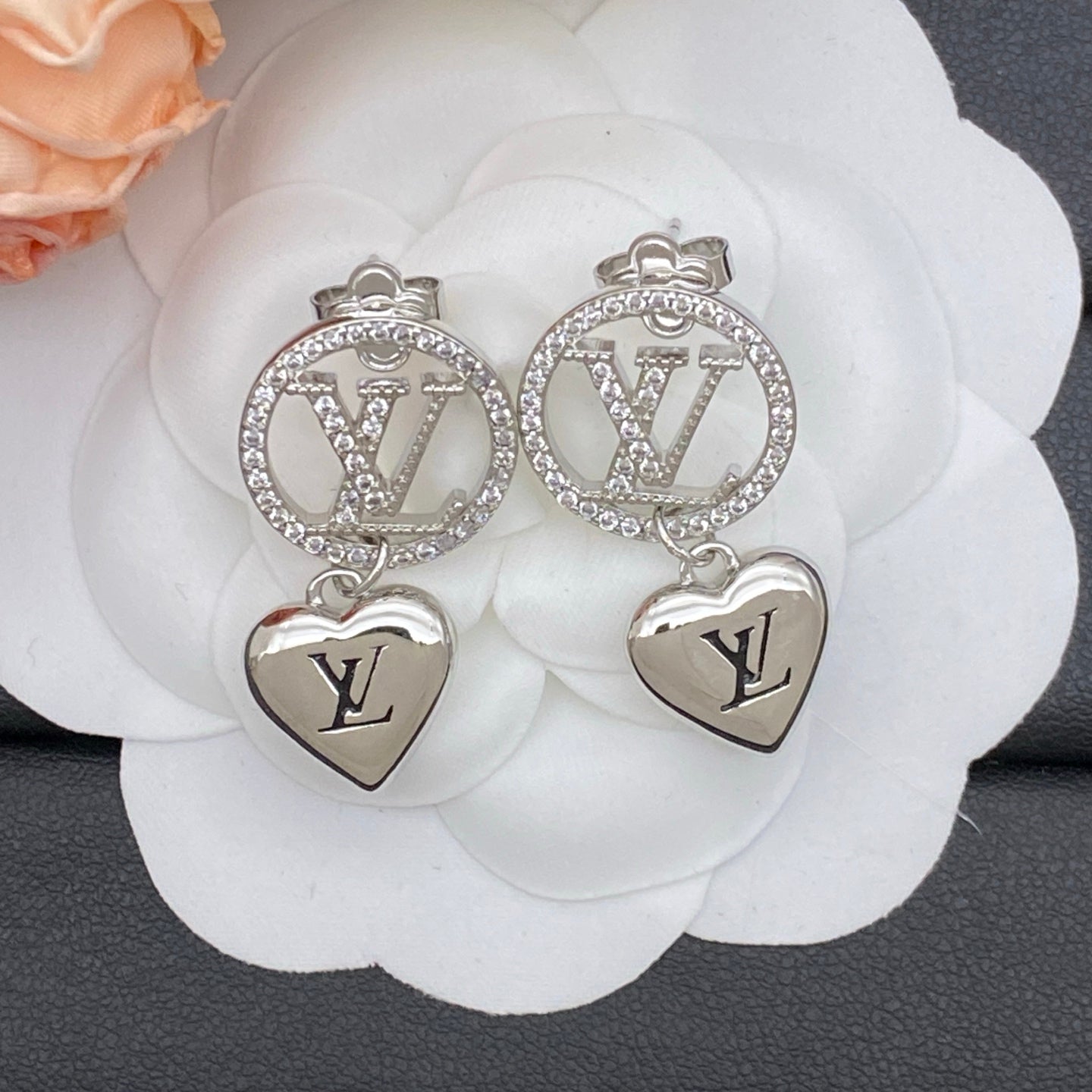 X1Z95E68E Popular Earrings