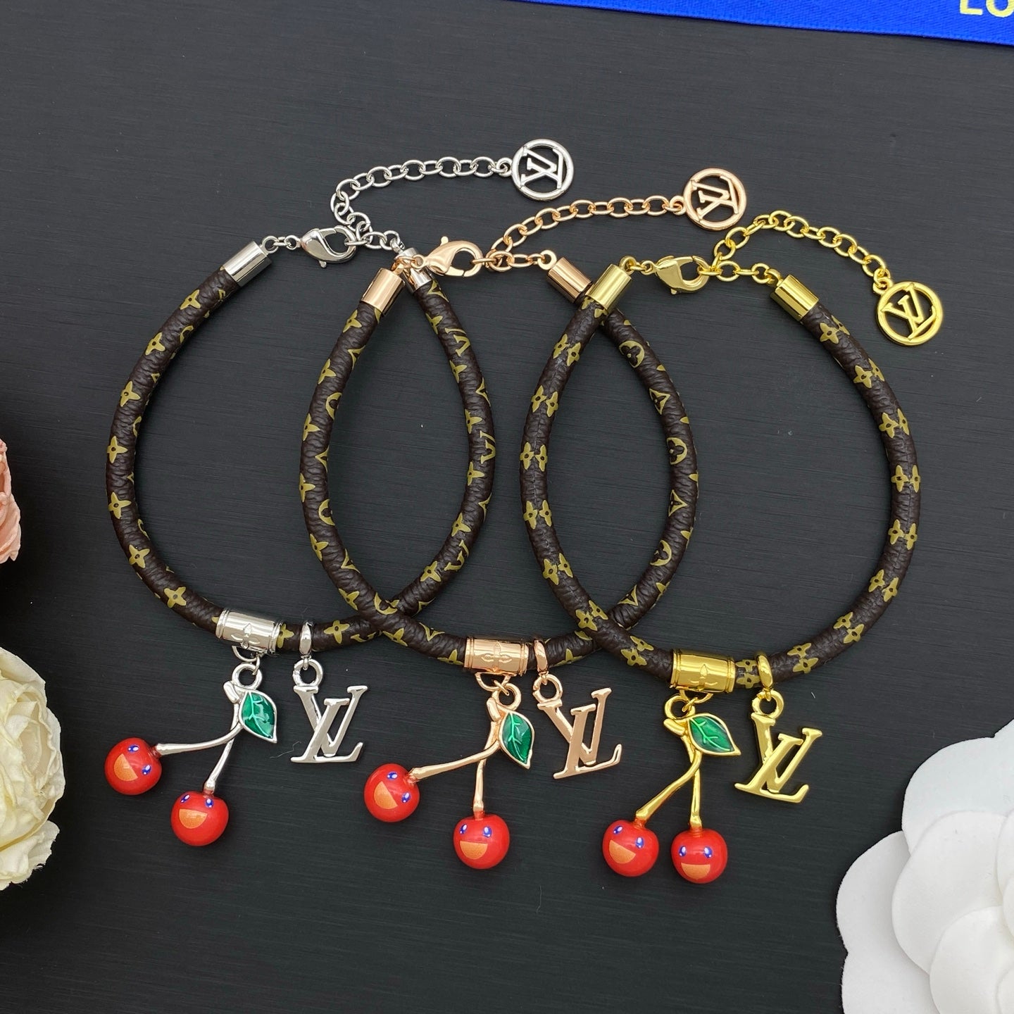 X1N36E82X Popular  Bracelets