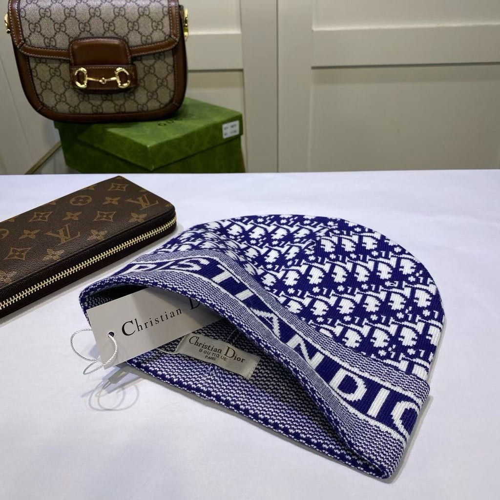 M1R86D71 Popular hats