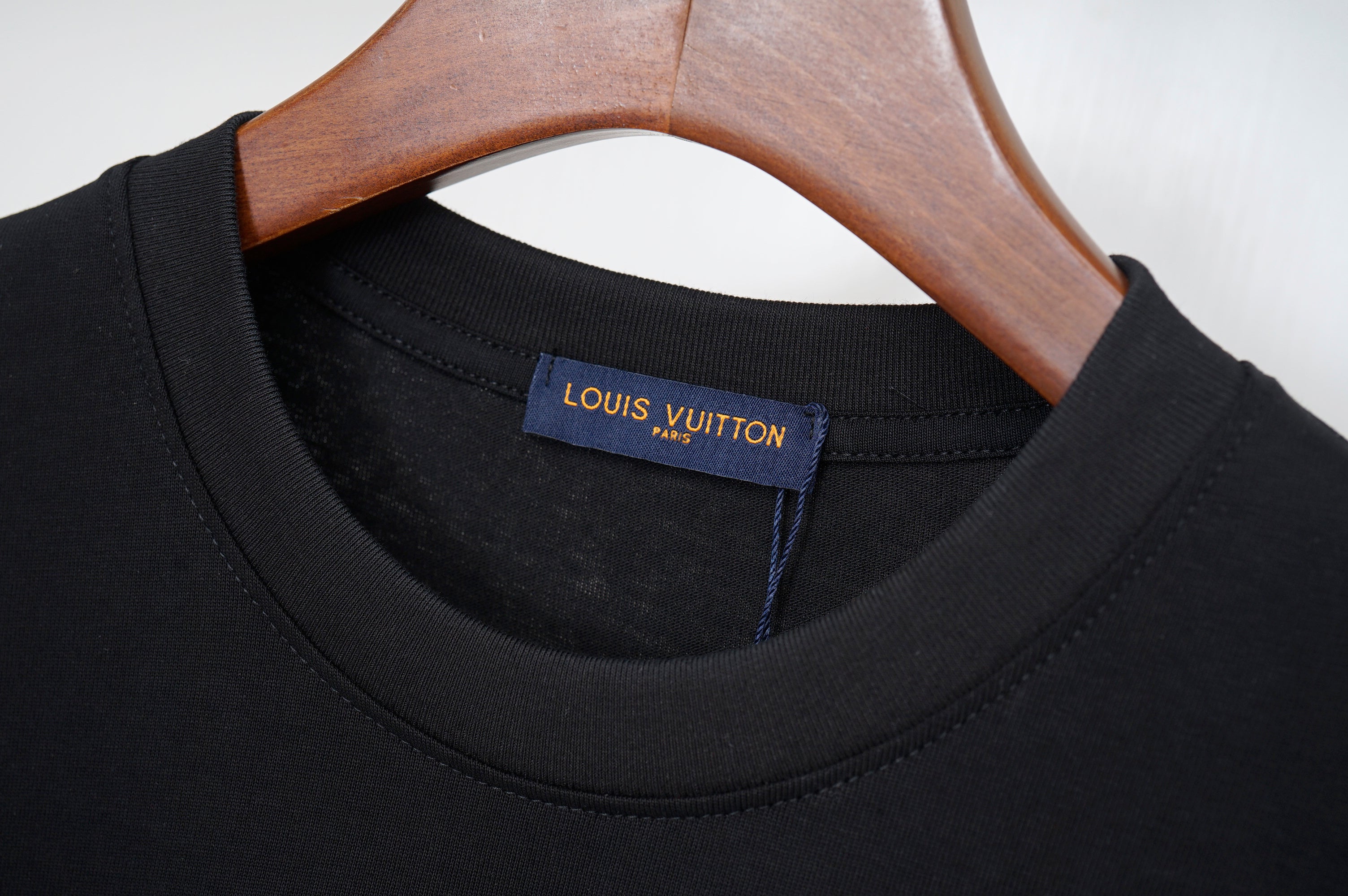 U1R76E25 Popular T-shirts