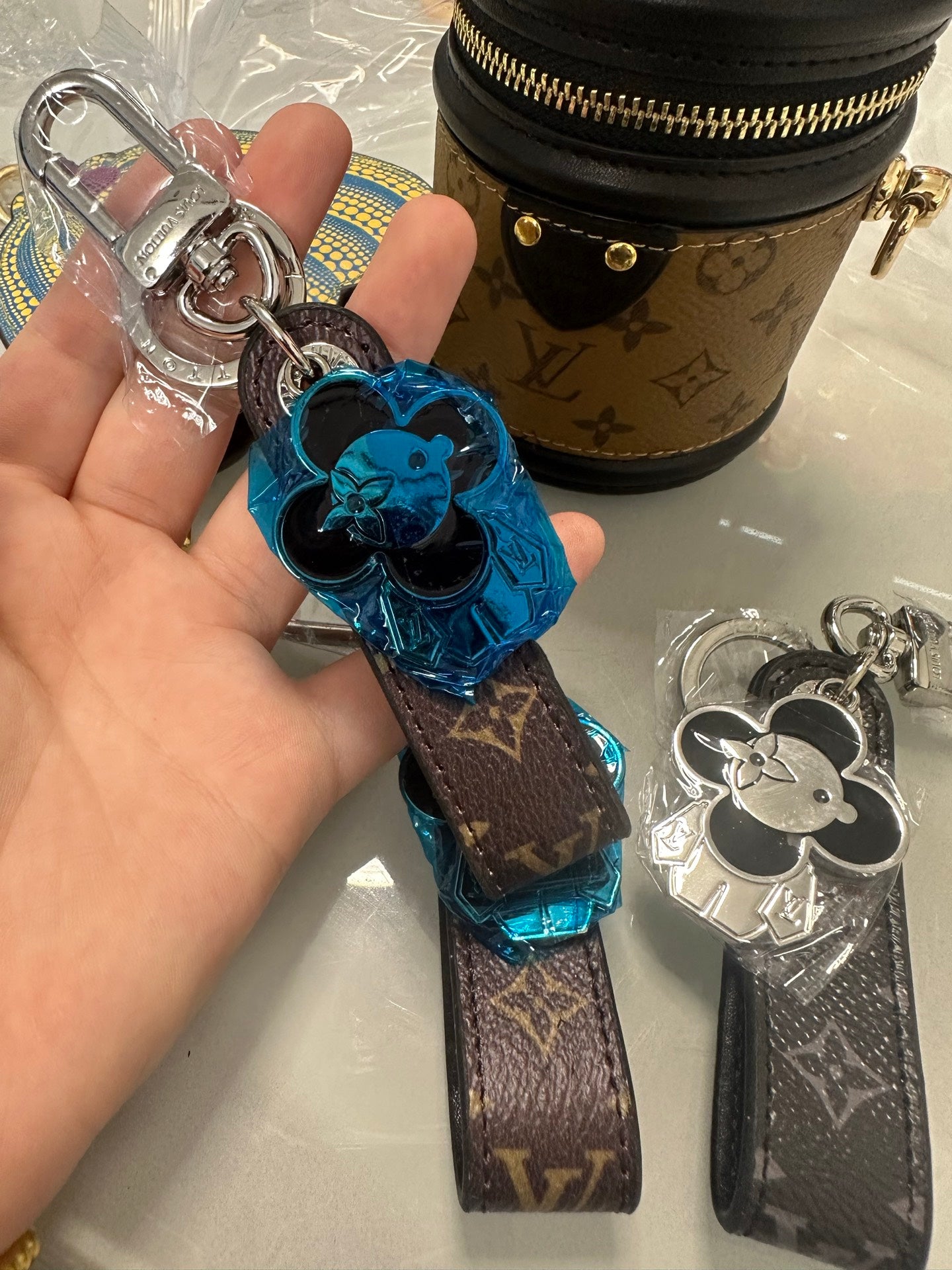A1Z105E27 Popular bag 's charms accessories