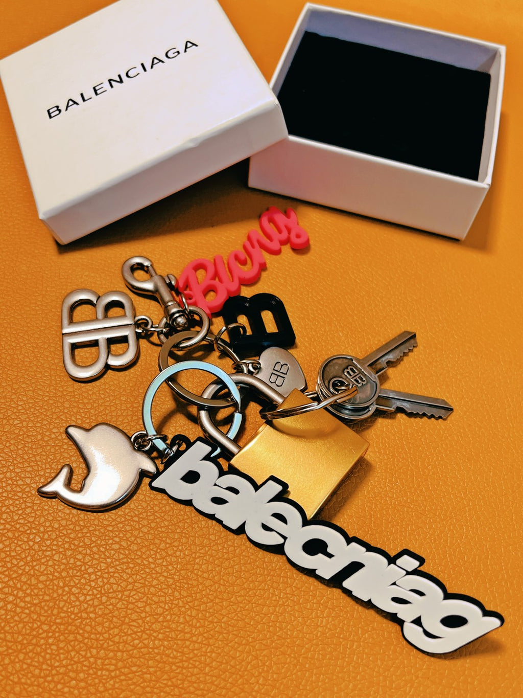A1Z84J62  Popular Keychains