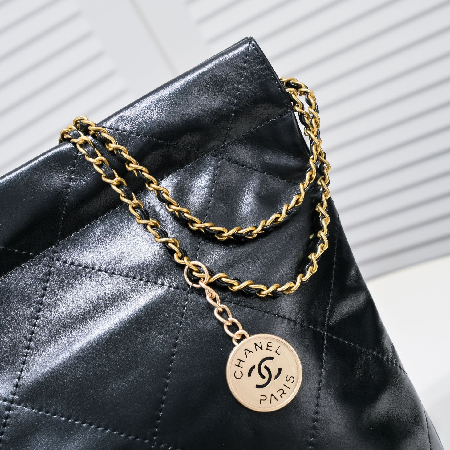 B1X43C70 Popular  leather bag 