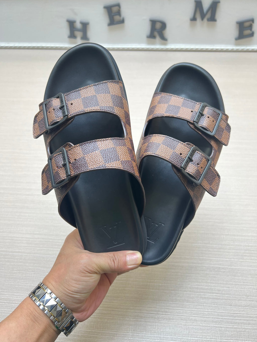 Z5ZE60 Popular slippers