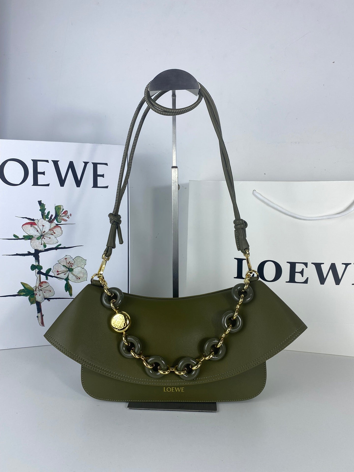 B1R66A11 Popular leather bag