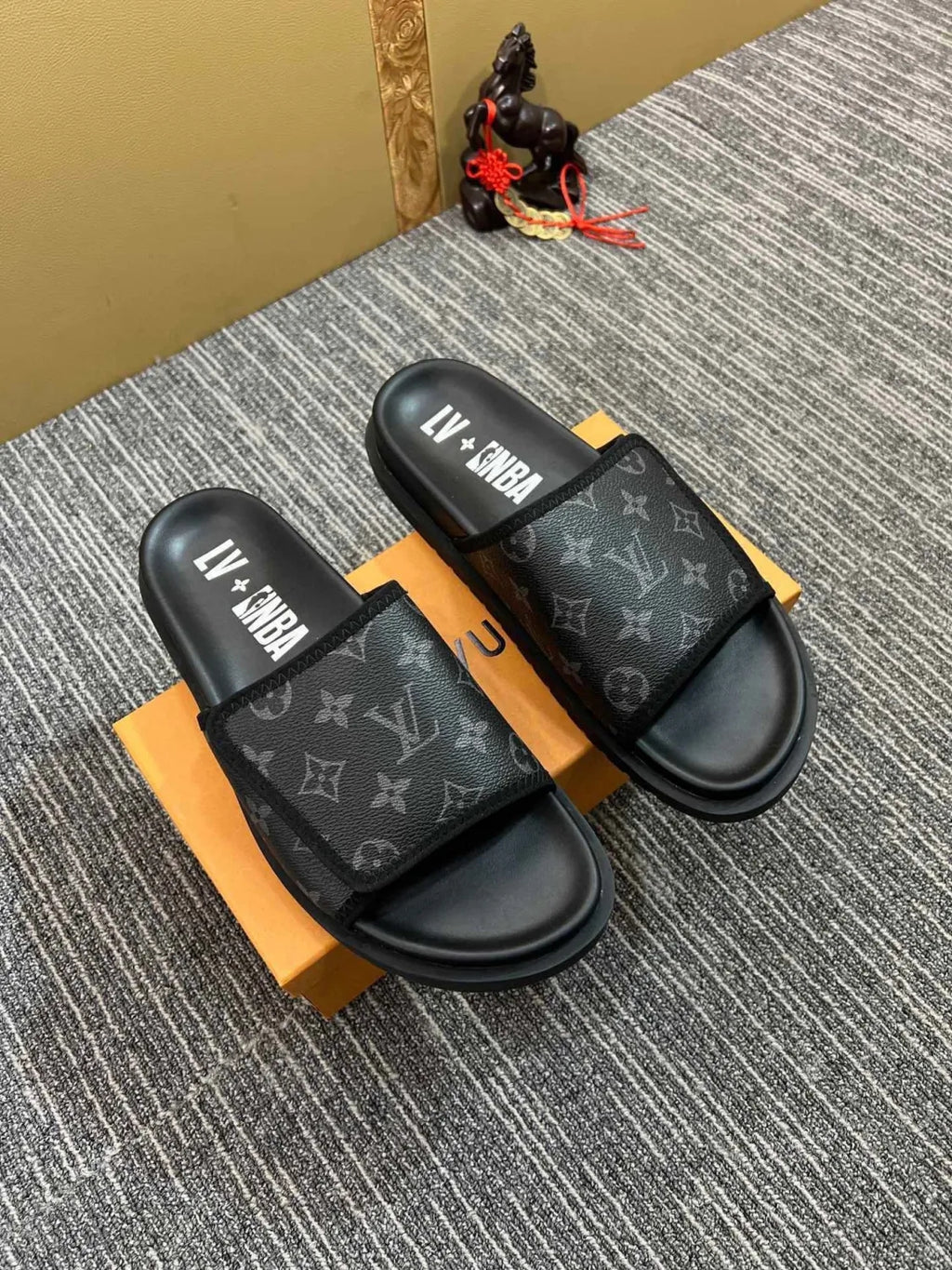 Z5YE47 Popular Slippers