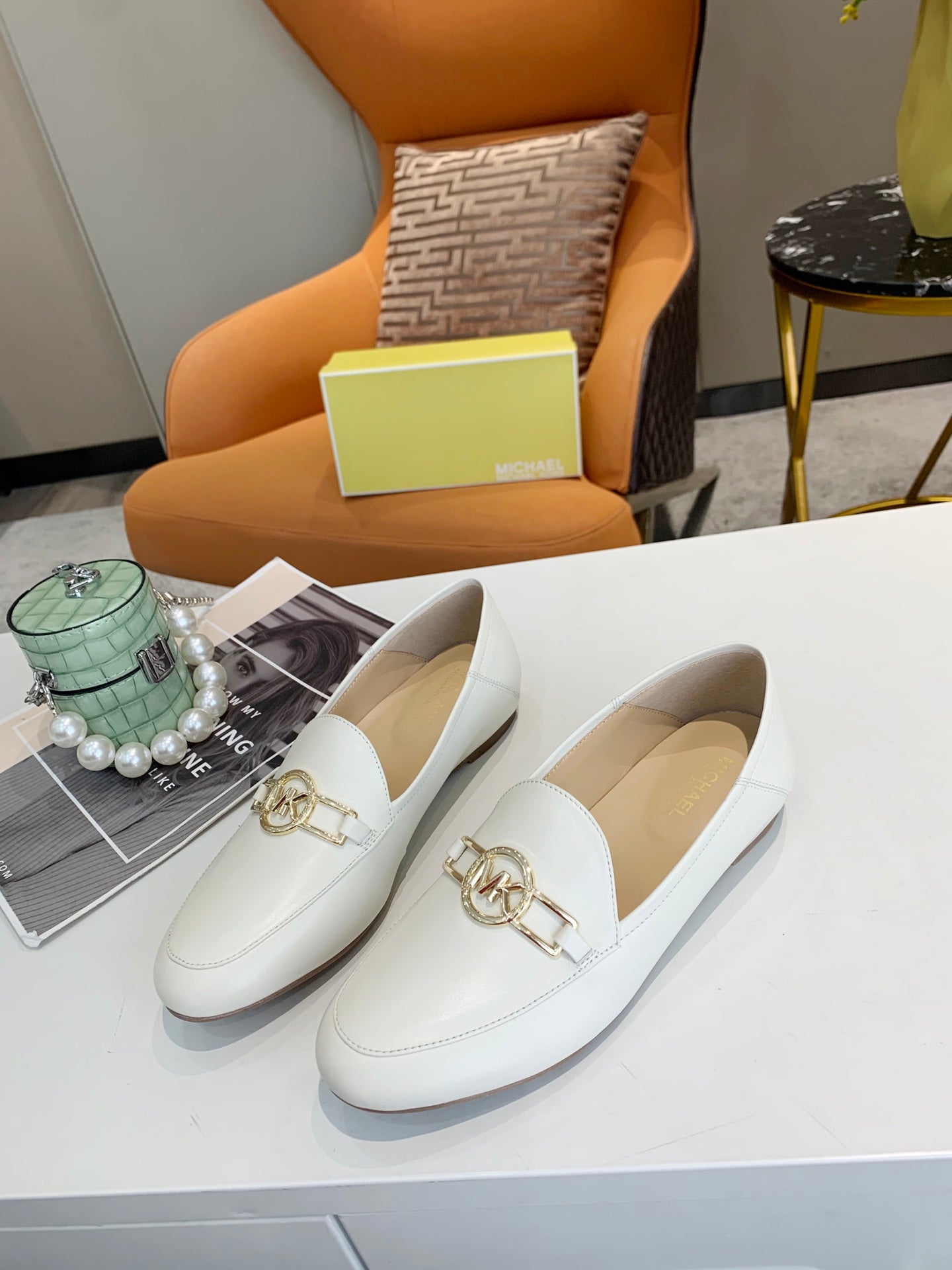 Z2Q105A185 Popular high-quality leather shoes