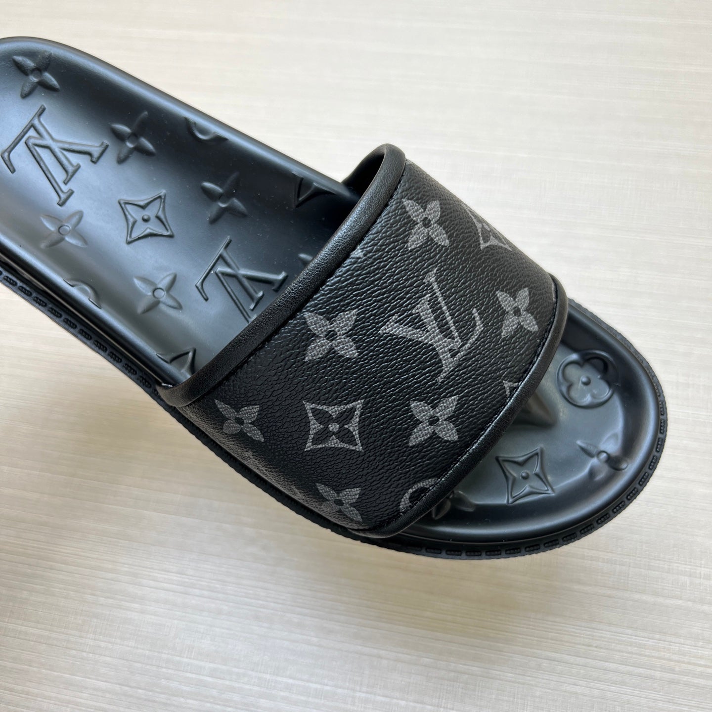 Z5Z35E304 Popular Slippers