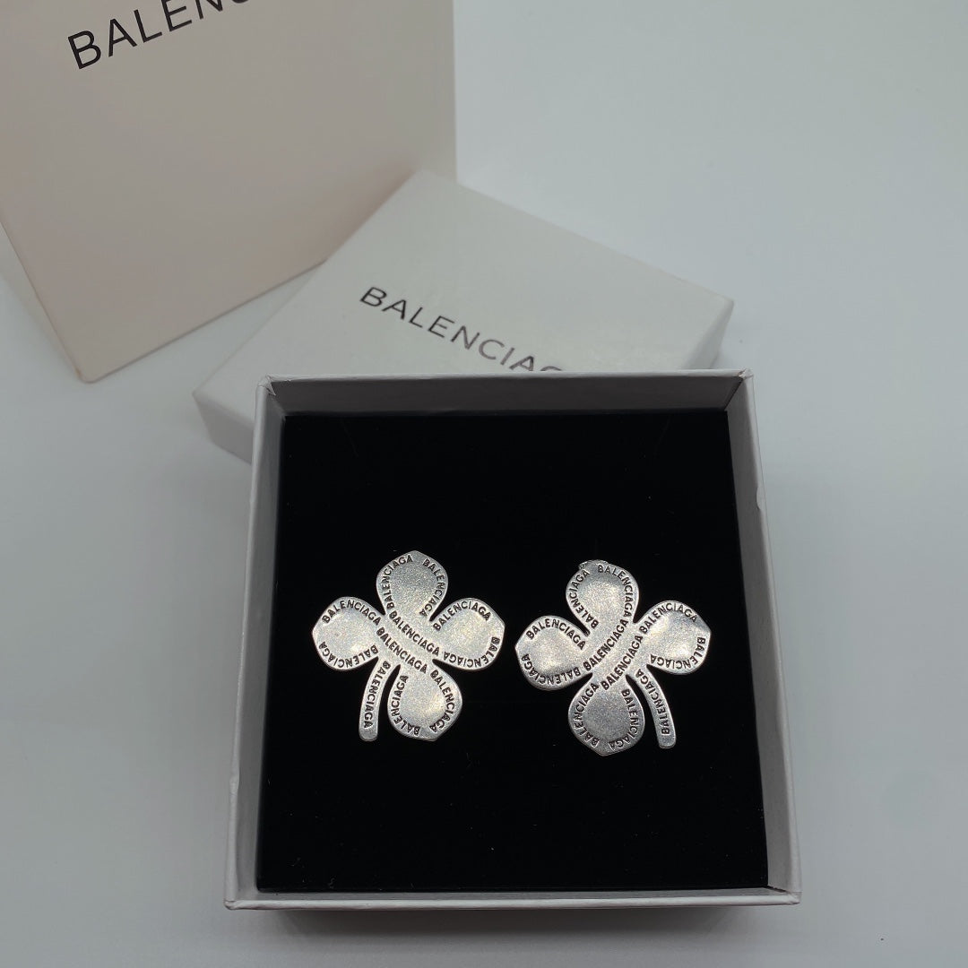 X1Z94J1096E Popular  Earrings