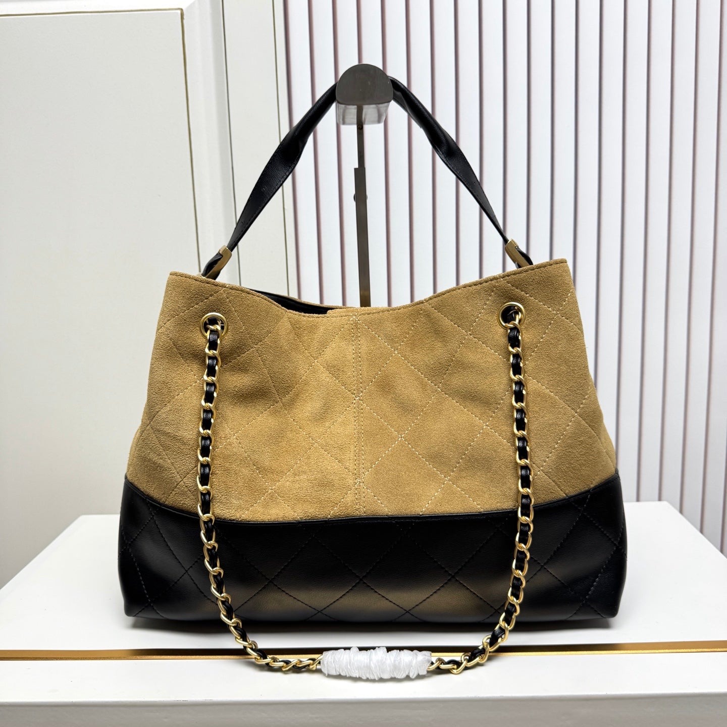 B1P46C17 Popular leather bag