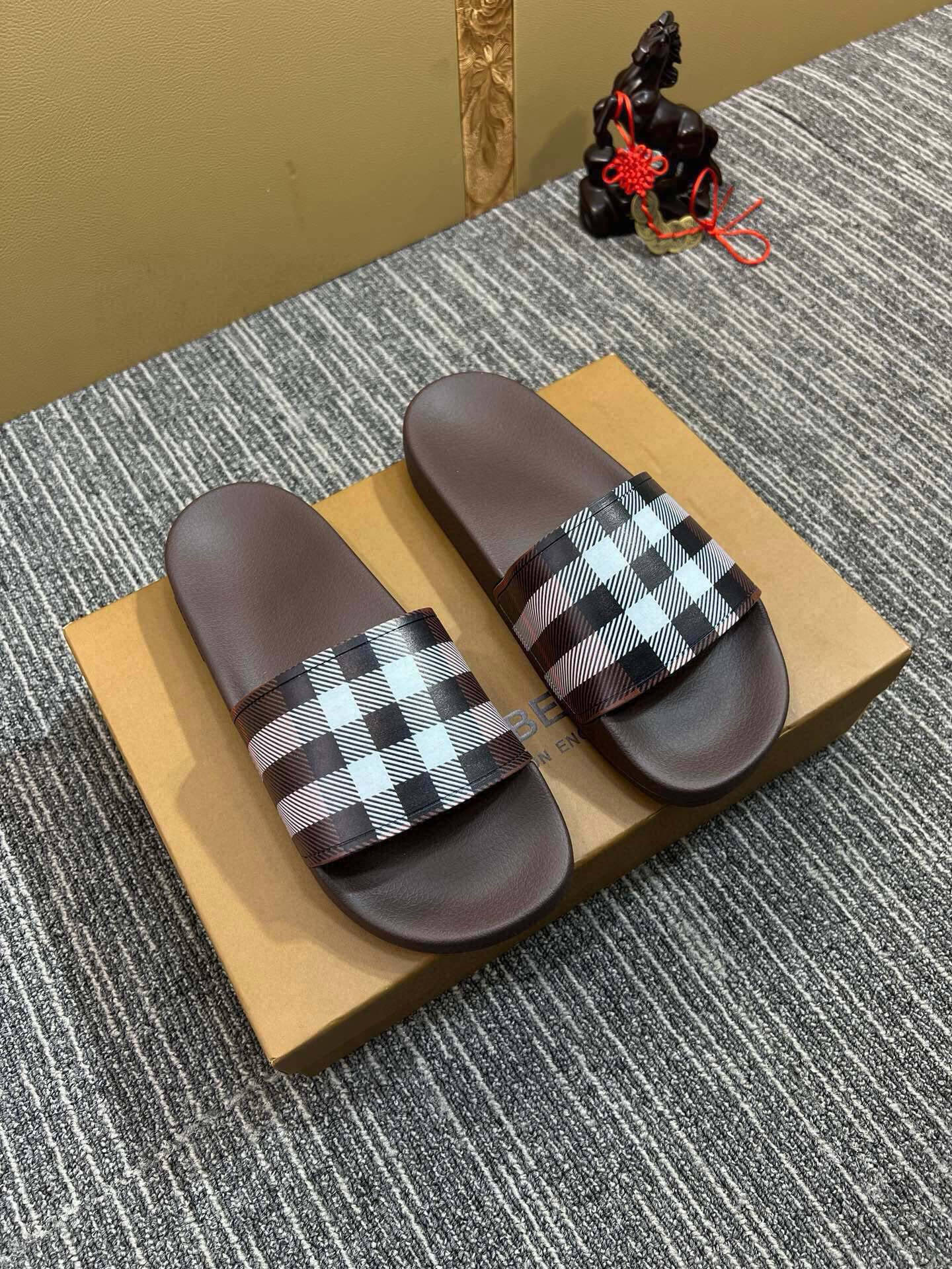 Z5Z35R259 Popular Slippers