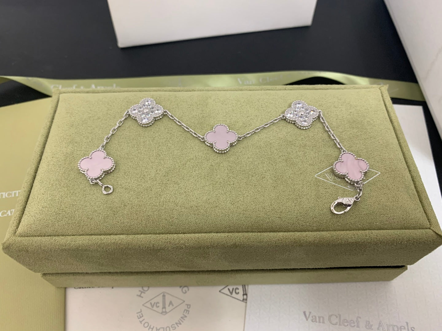 X5X53VA179K  Popular bracelets 5 flowers normal size1.5cm flower