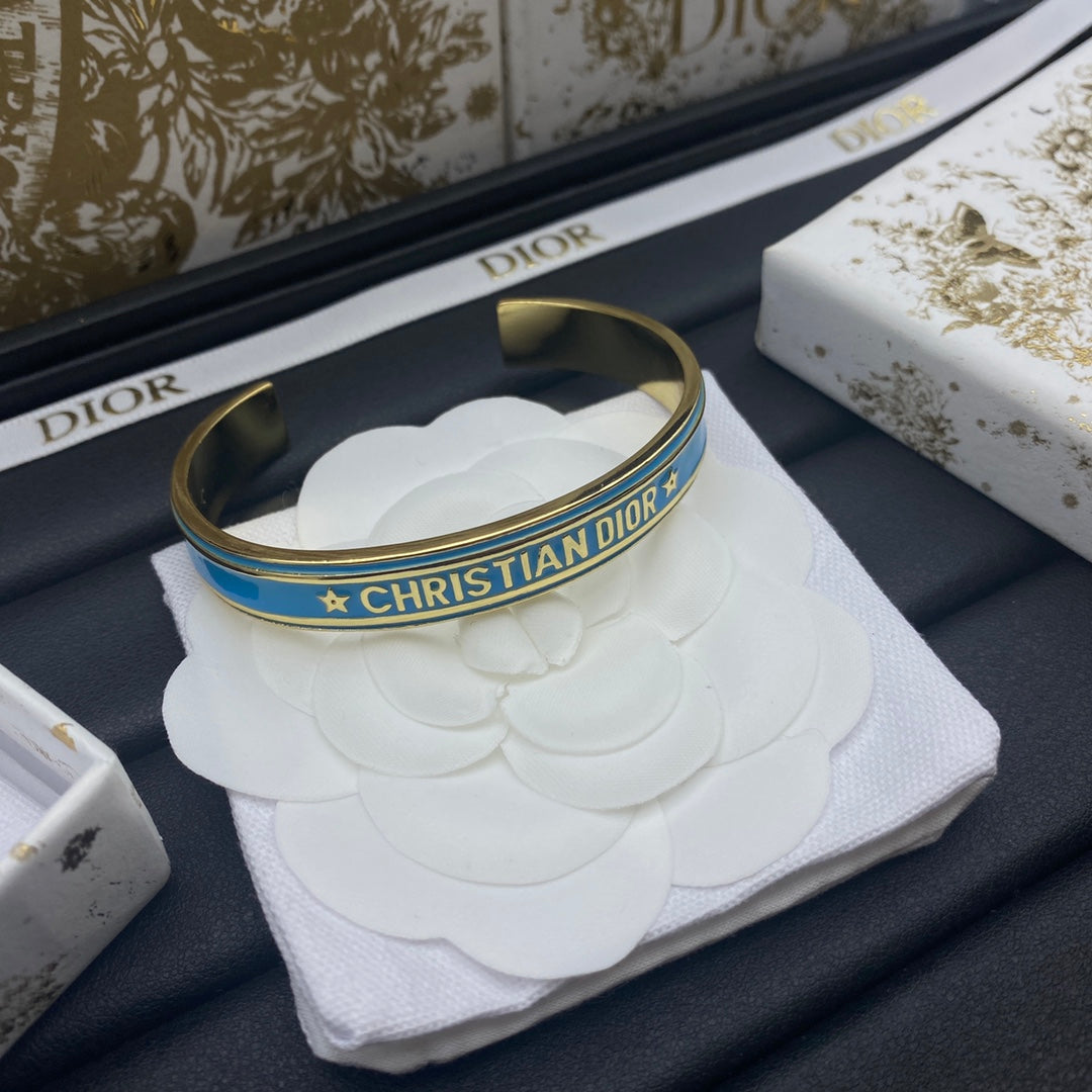 X1Y93D469K  Popular Bracelets