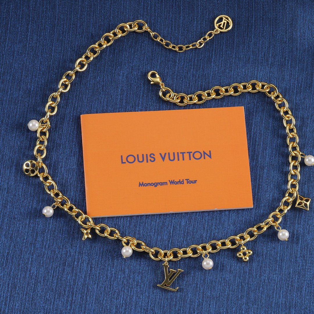 X1R75E32X Popular   Necklaces .
