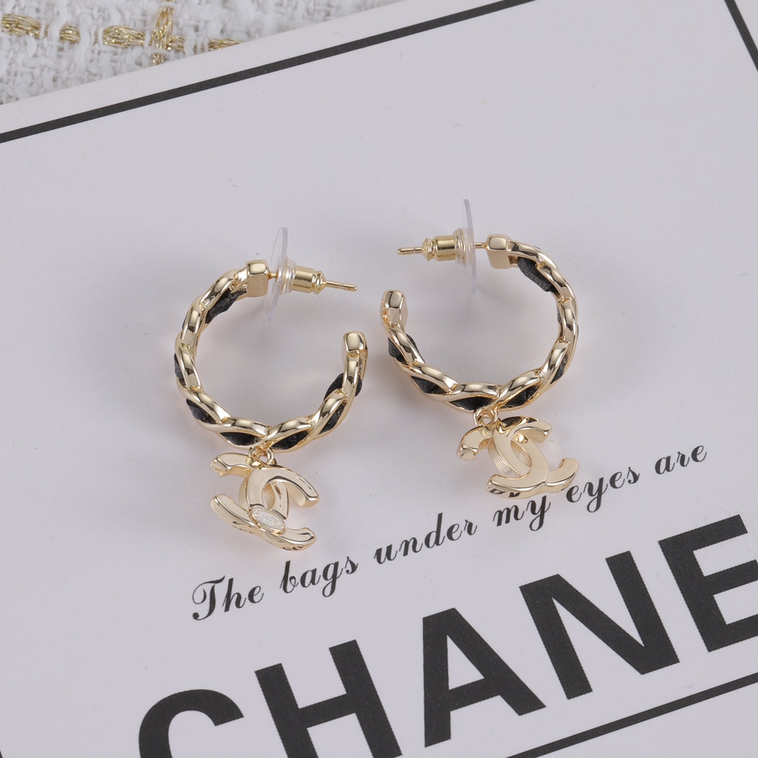 X1Z94C687E Popular Earrings