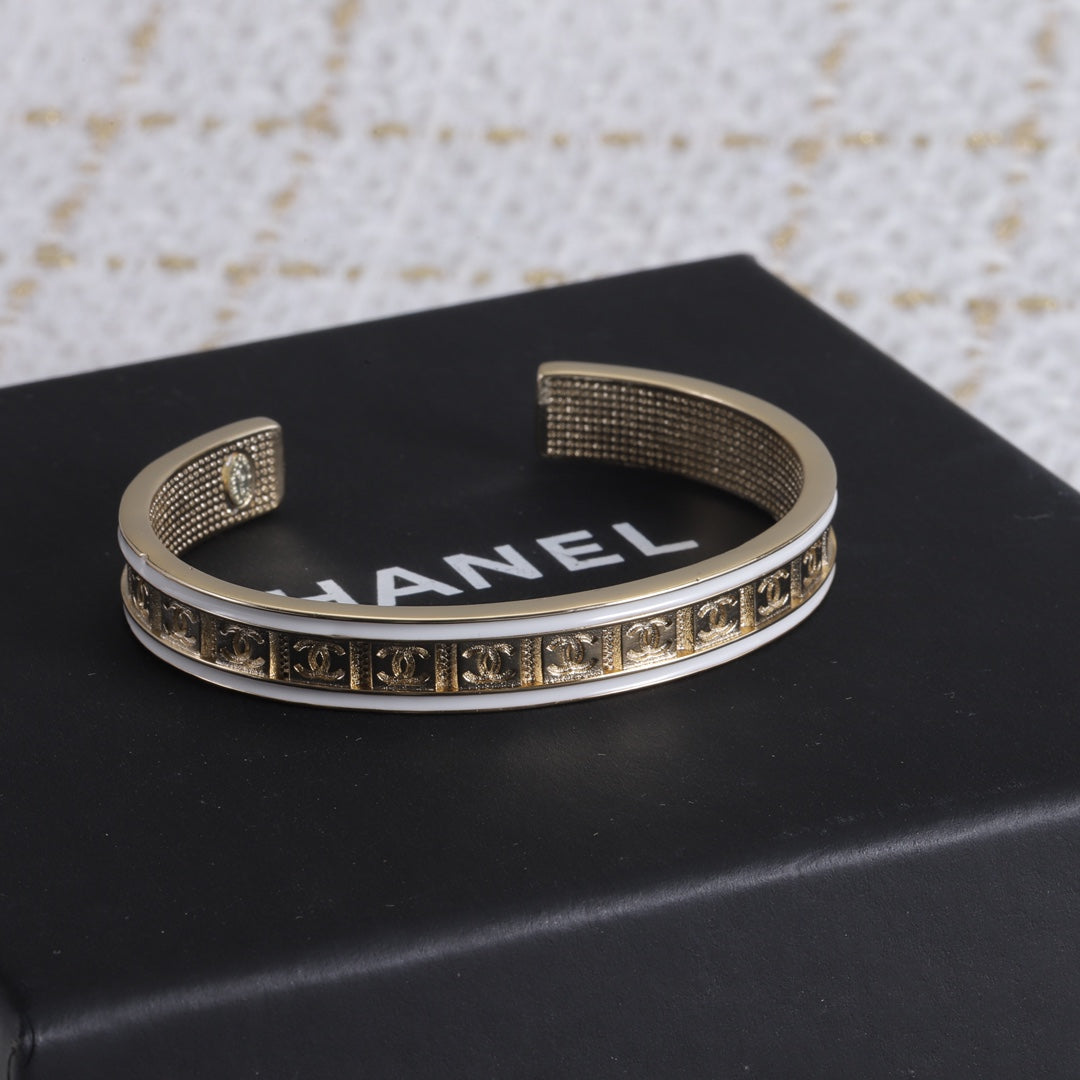 X1Z34C315K  Popular Bracelets