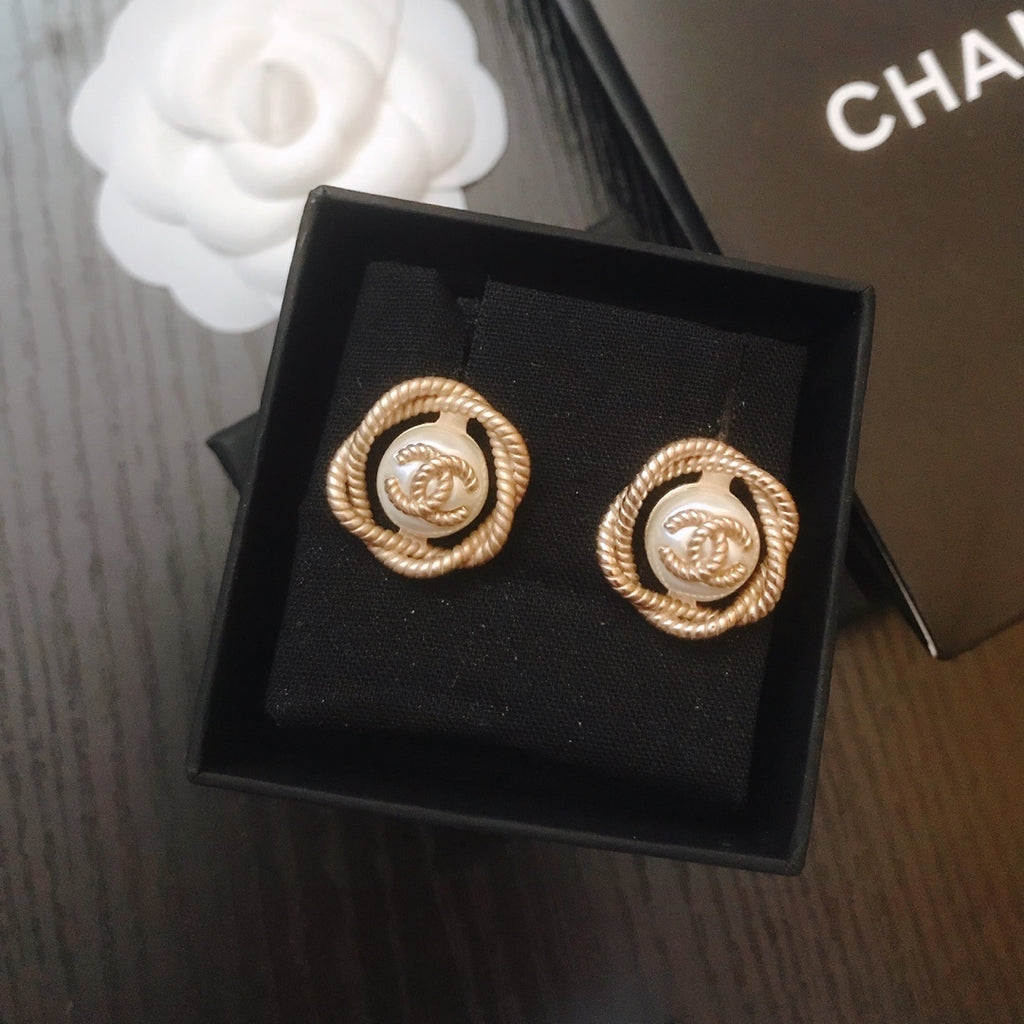 X1Q45C9E Popular Earrings