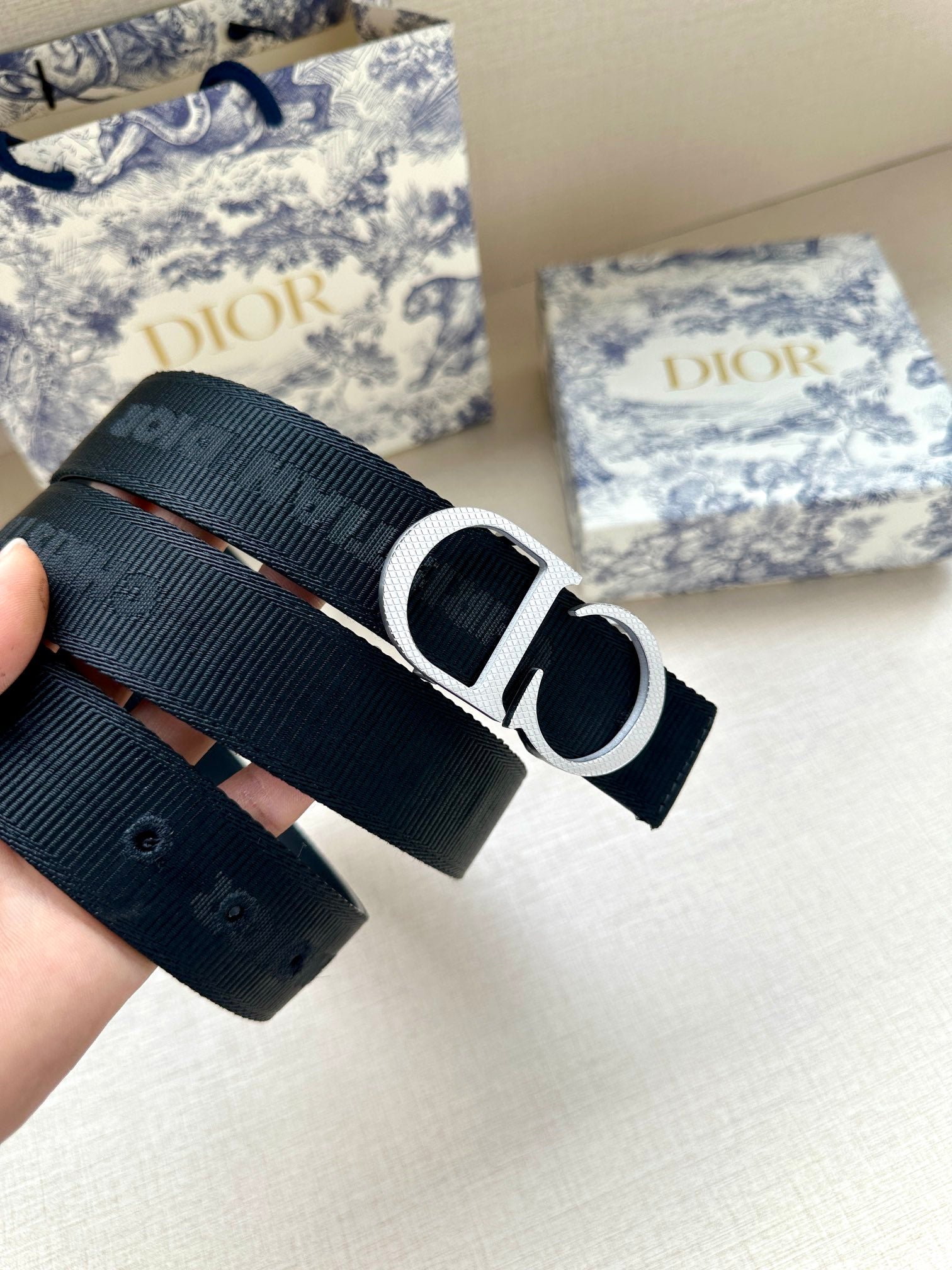 P1R55D197 Popular   High quality belt With full package