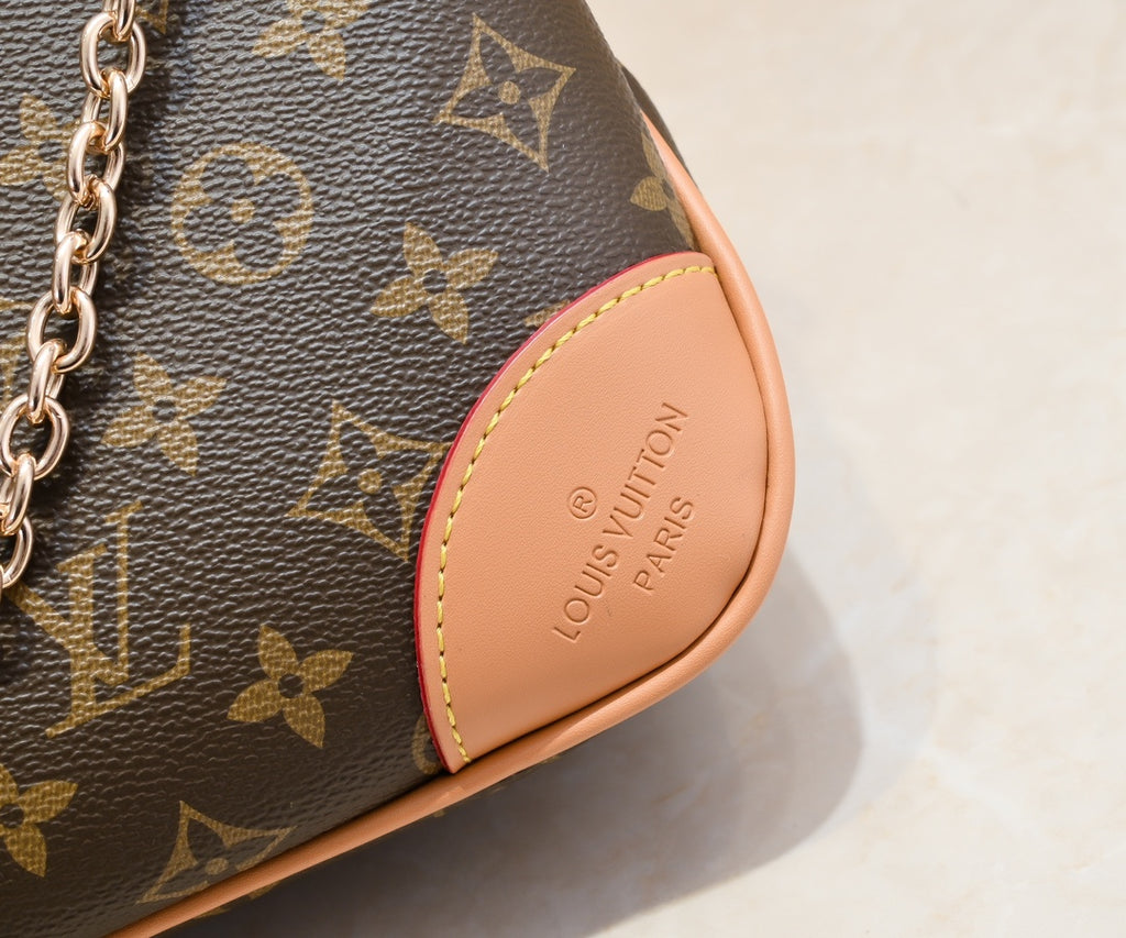 B1W15E35 Popular  leather bag