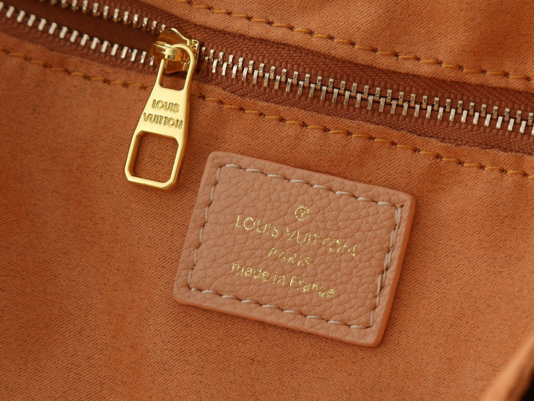 B1P46E92 Popular leather bag