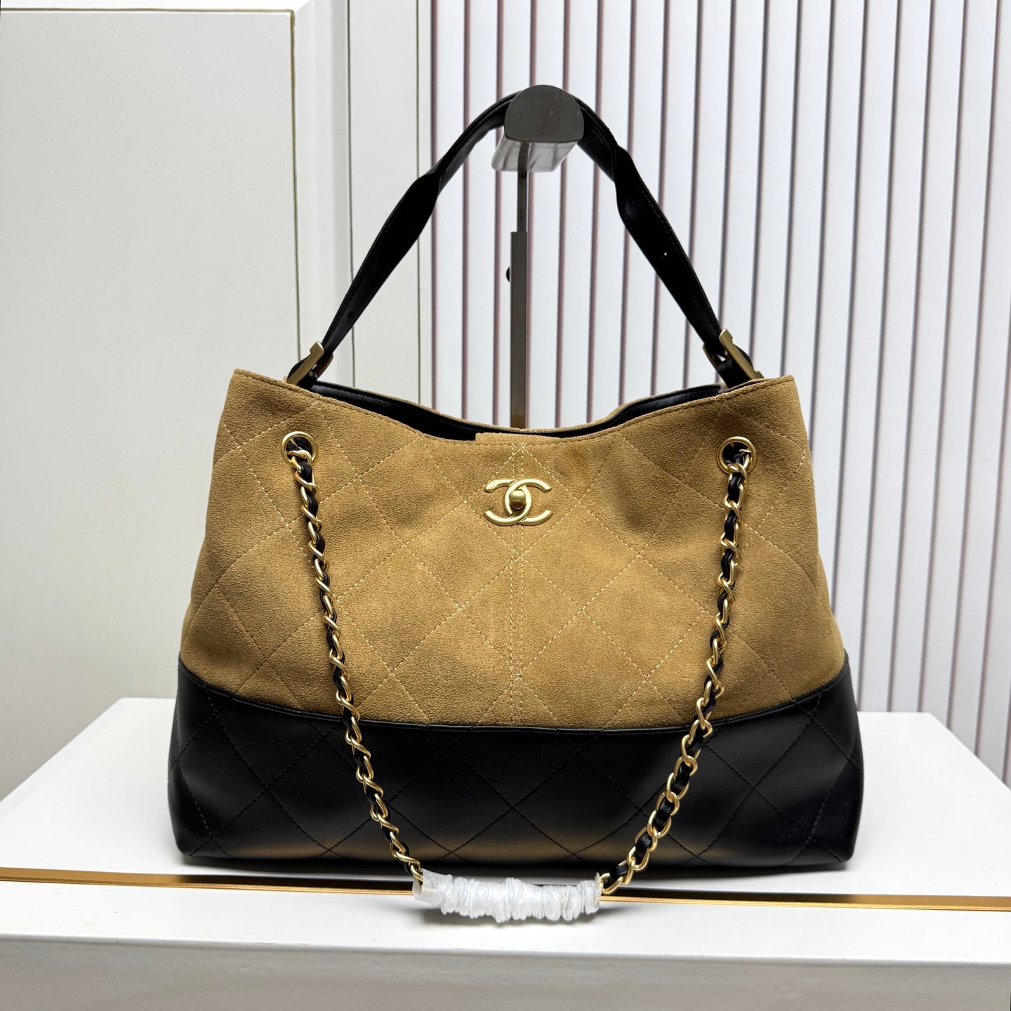 B1P46C17 Popular leather bag